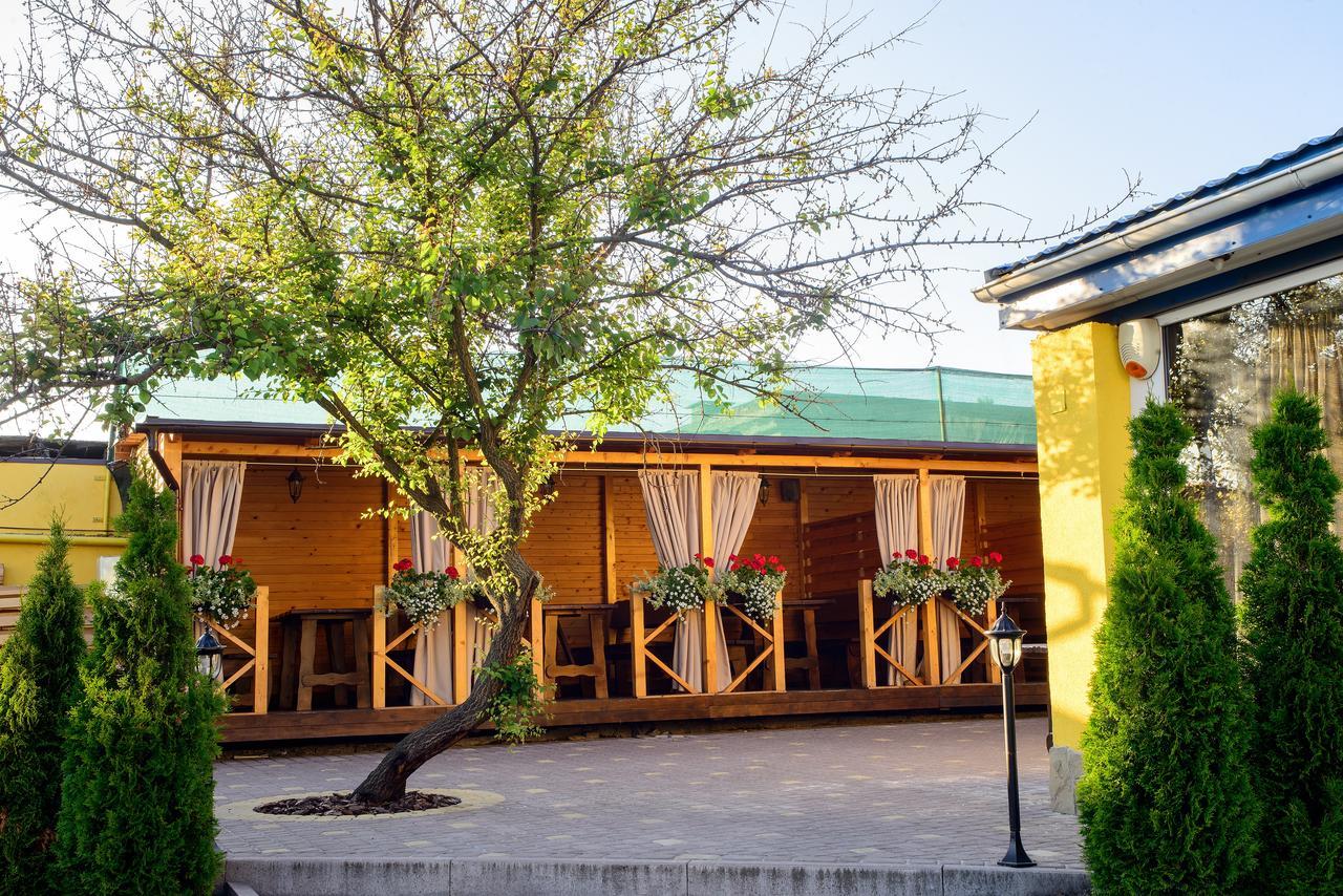 Argo Premium Hotel Lviv Ngoại thất bức ảnh