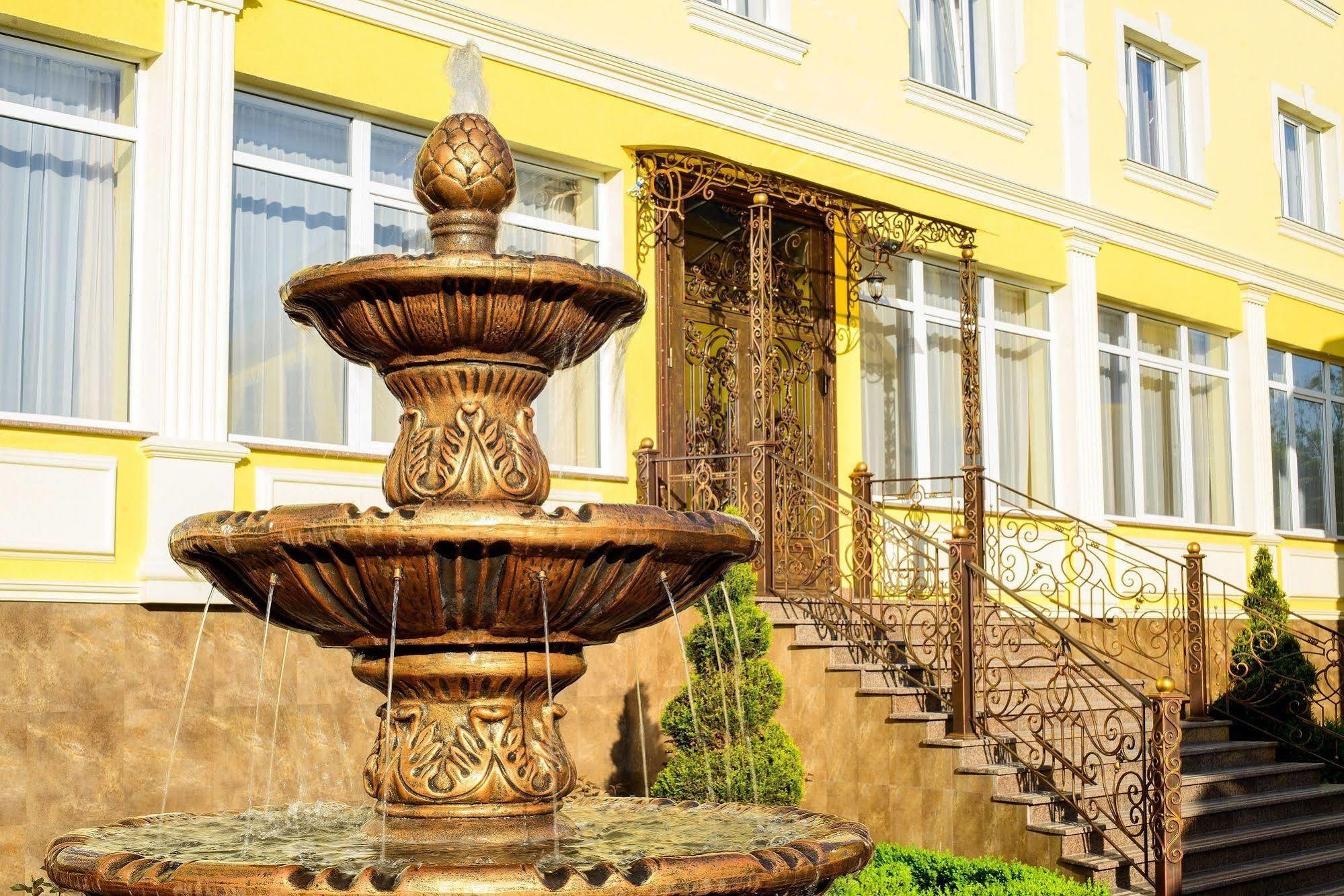 Argo Premium Hotel Lviv Ngoại thất bức ảnh
